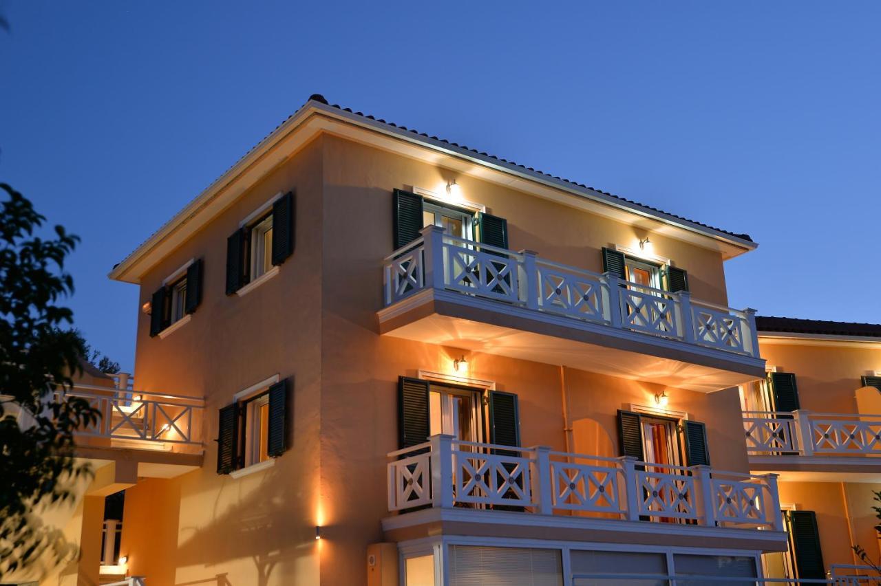Villa Reverenza Ликсури Экстерьер фото