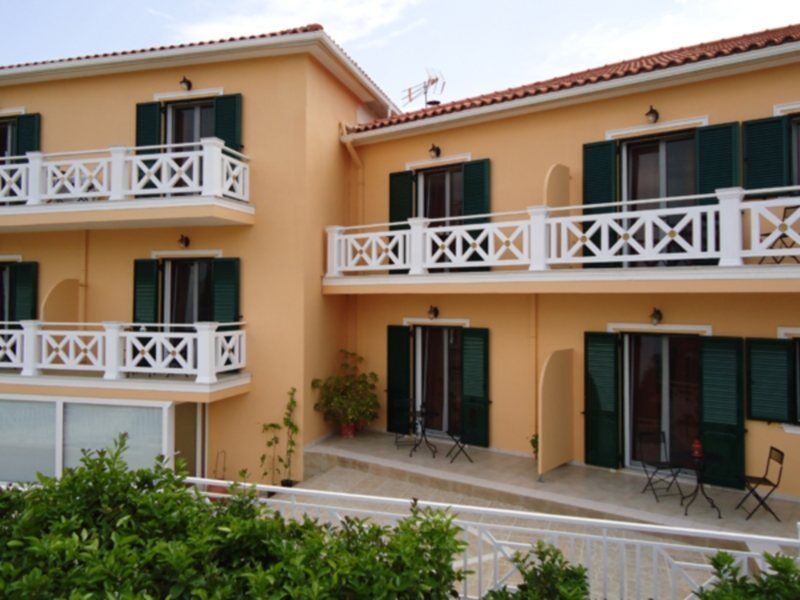 Villa Reverenza Ликсури Экстерьер фото